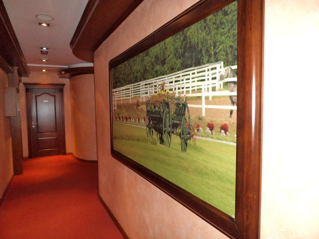 סרמסקי קרלובצ'י Panorama City Inn מראה חיצוני תמונה
