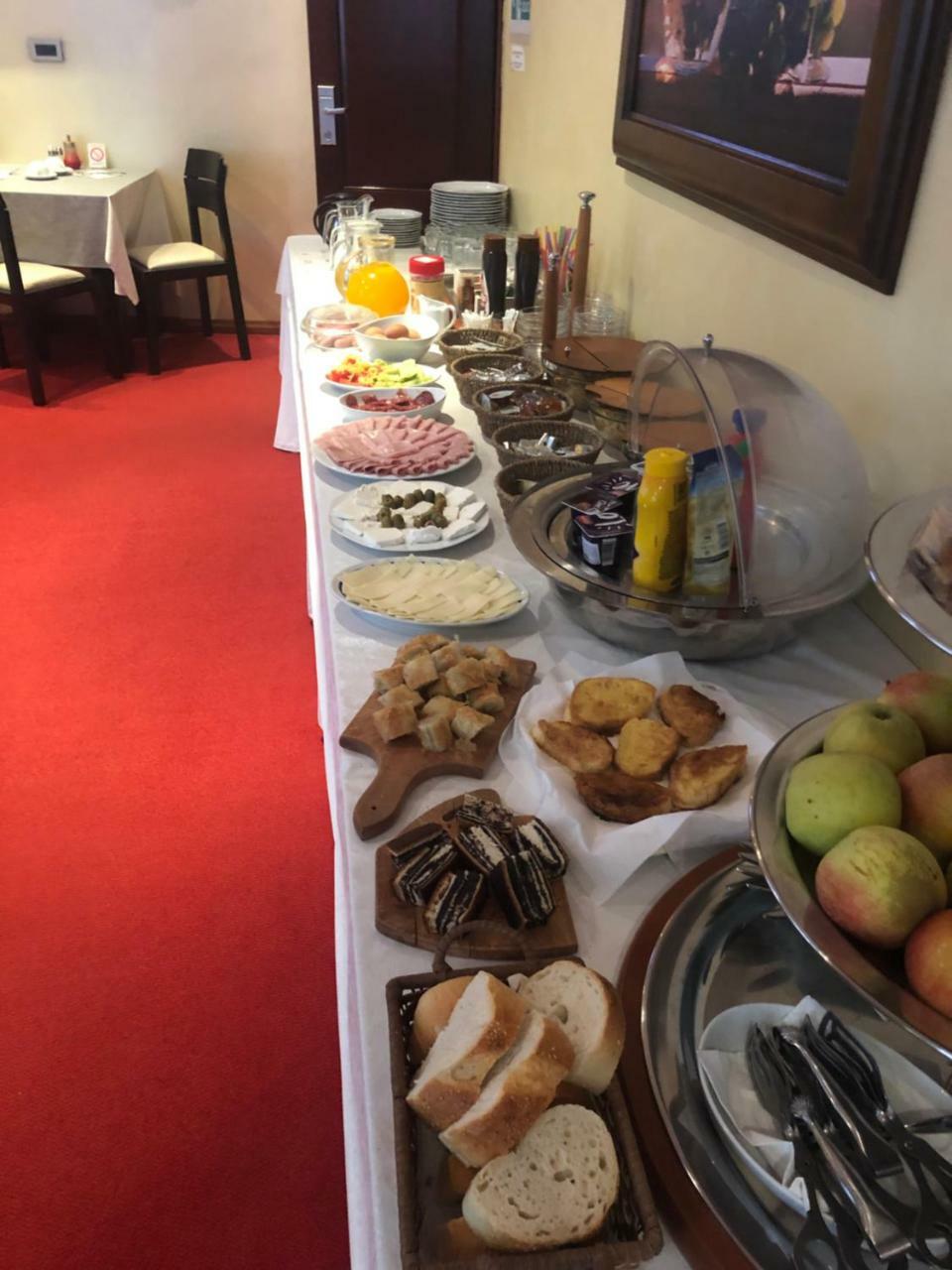 סרמסקי קרלובצ'י Panorama City Inn מראה חיצוני תמונה